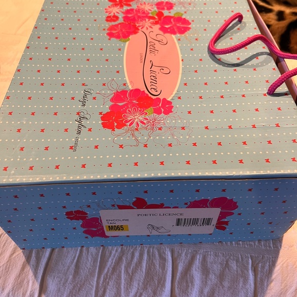 Leather Booties with Bow - Size 7 - Picture 3 of 5